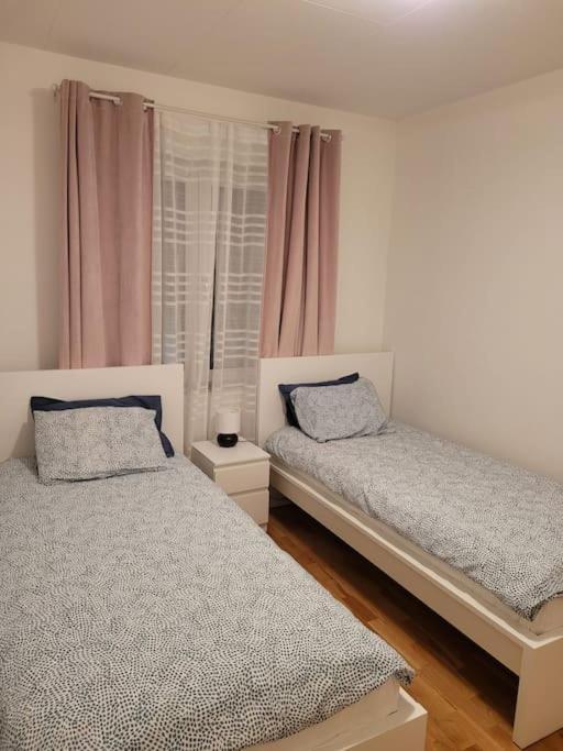 Beautiful Terraced House With Private Parking Villa Sandviken Eksteriør billede